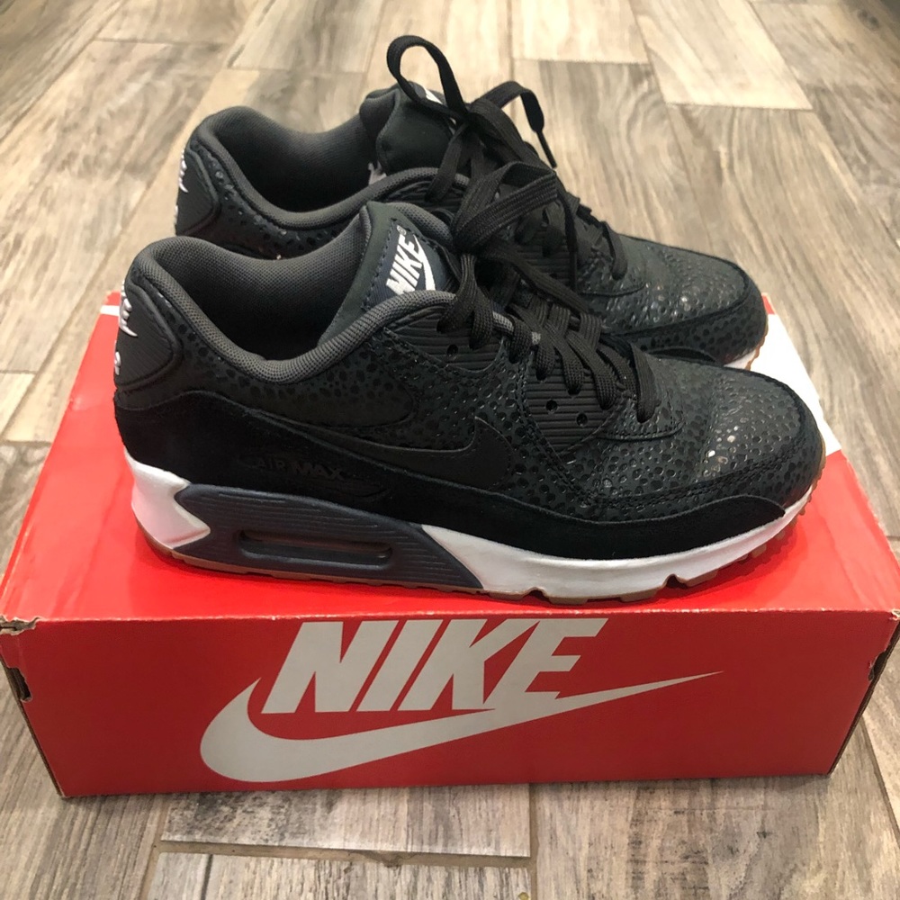 Nike Women’s Air Max 90 Premium